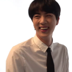 BTS ジン(キムソクジン)は肩幅が広過ぎで筋肉が凄い！？