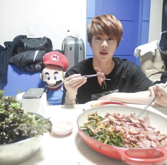 bts(防弾少年団)のジンの好きなもの・色・食べ物・お菓子は？