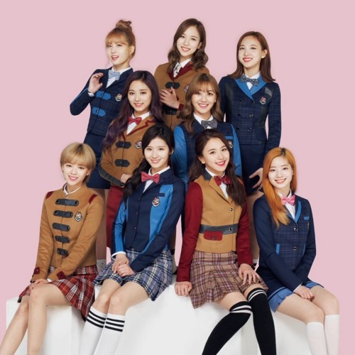 TWICE(トゥワイス)のファンクラブの入るタイミング・ライブチケットは取れるかについて