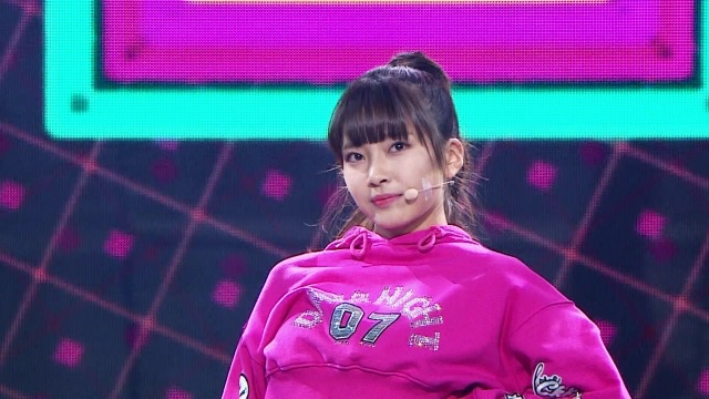 NiziU(ニジュー)のマユカの目が変わった?整形説は本当?