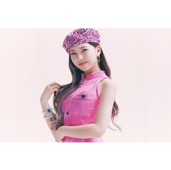 NiziU(ニジュー)のメンバーカラー・キャッチコピーについて詳しく！