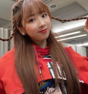 NiziU(ニジュー)のミイヒの歯がない？歯列矯正に失敗した？デビュー前後で垢抜けた？