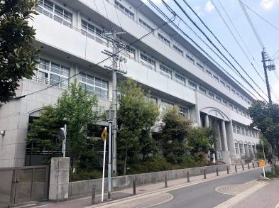 NiziU(ニジュー)のミイヒの両親の職業と年収・年齢は?豪邸の画像も!