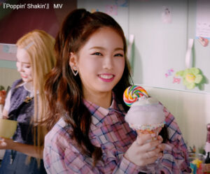 Niziu(ニジュー)のアヤカ(新井彩花)の仲良しメンバーは？仲間はずれで浮いてる説が？