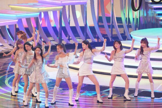 niziu(ニジュー)マコの髪伸びるの早いのはエクステ？かつら？