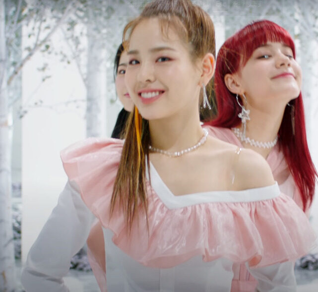 niziu(ニジュー)マコは痩せた？お腹・腹筋・スタイルがヤバイ！？