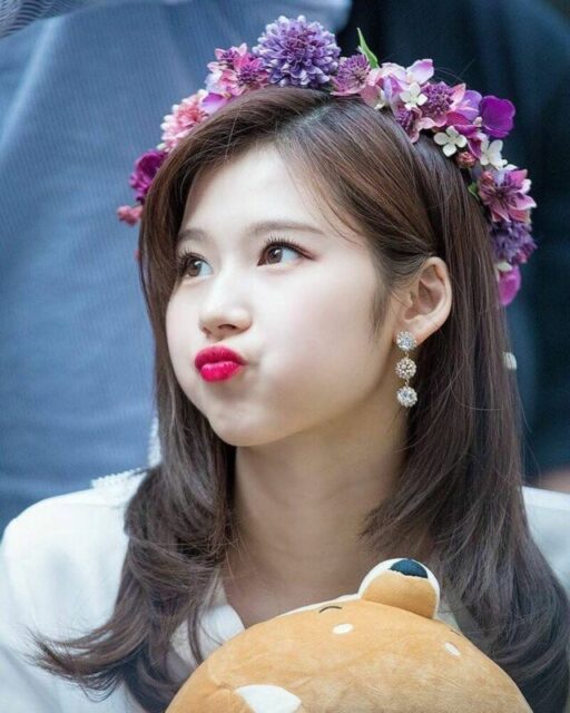 TWICE(トゥワイス)のサナは性格いい？人柄は優しい？冷たい？