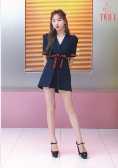 TWICE(トゥワイス)のナヨンのかわいい画像集!スタイルが良くて足が長い!