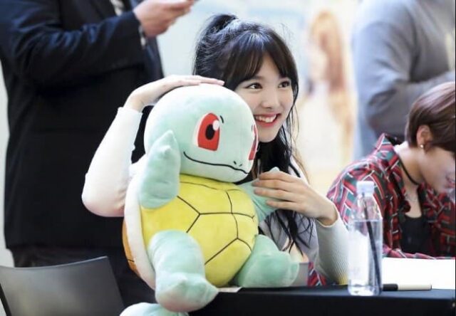 TWICE(トゥワイス)のナヨンのかわいい画像集!スタイルが良くて足が長い!