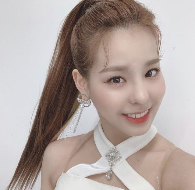 Niziu(ニジュー)のマコ(山口真子)の高校・中学校はどこ?学歴をチェック!