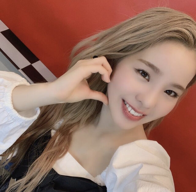 Niziu(ニジュー)のマコ(山口真子)の高校・中学校はどこ?学歴をチェック!