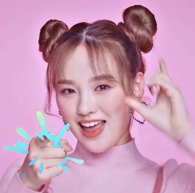 NiziU(ニジュー)リオの可愛い髪型集！一番似合うのはお団子って本当？