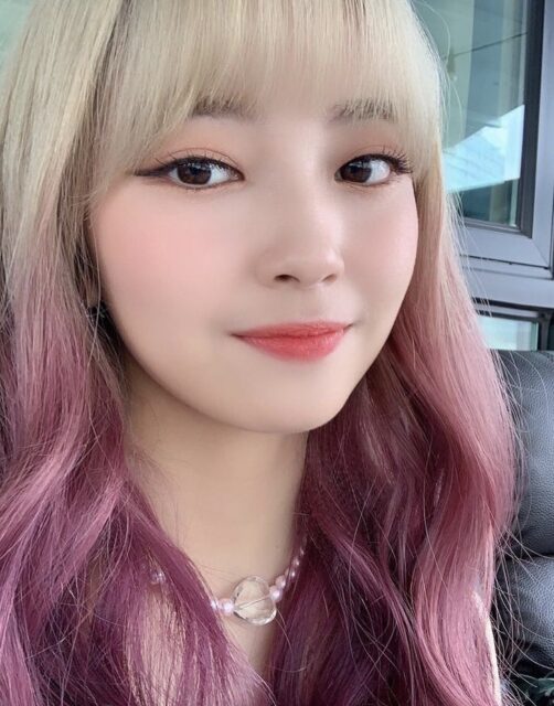 NiziU(ニジュー)のマユカのメイク方法！すっぴんとの比較。