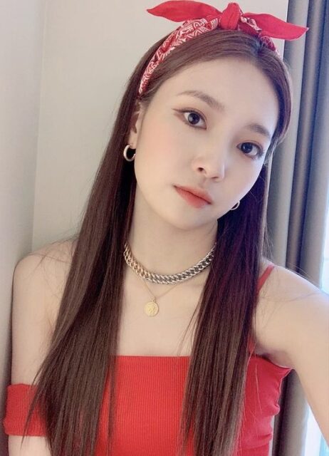 NiziU(ニジュー)のマユカのメイク方法！すっぴんとの比較。