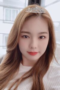 niziu（ニジュー）アヤカの髪形遍歴！アヤカの私服はオシャレ？