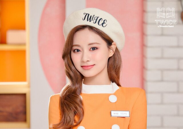 TWICE(トゥワイス)のツウィの可愛い画像集!スタイルが良くて足が長い!