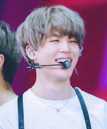 bts(防弾少年団)のメンバーの歌上手いランキング！マイクの色の意味も最新版でお届け！