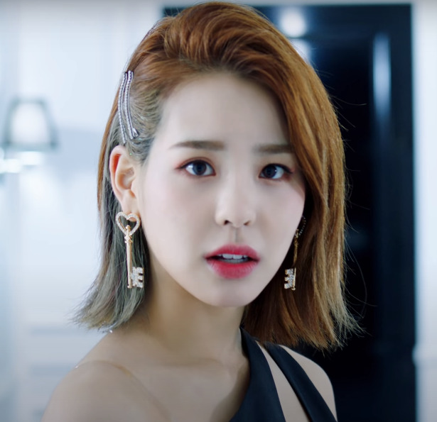 niziu(ニジュー)マコは痩せた？お腹・腹筋・スタイルがヤバイ！？