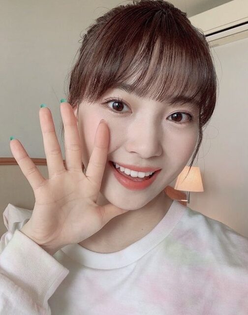 NiziU(ニジュー)のマユカのメイク方法！すっぴんとの比較。