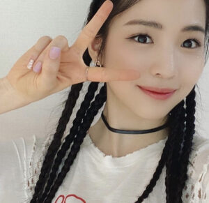 NiziU(ニジュー)マヤのポニーテールが可愛い！前髪や編み込みありの髪型もご紹介！