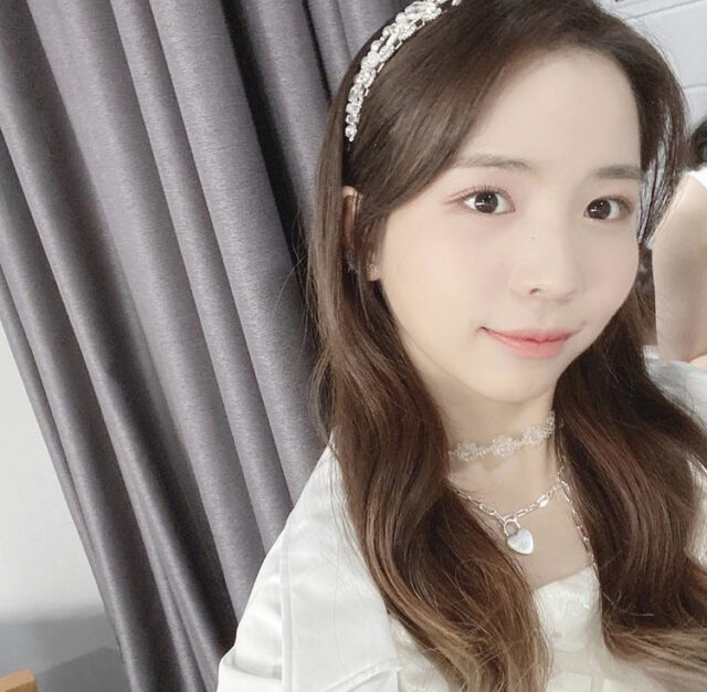 NiziU(ニジュー)マヤのポニーテールが可愛い!前髪や編み込みありの髪型もご紹介!