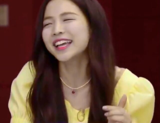 NiziU(ニジュー)マヤの自己紹介に注目！ものまねが得意って本当？