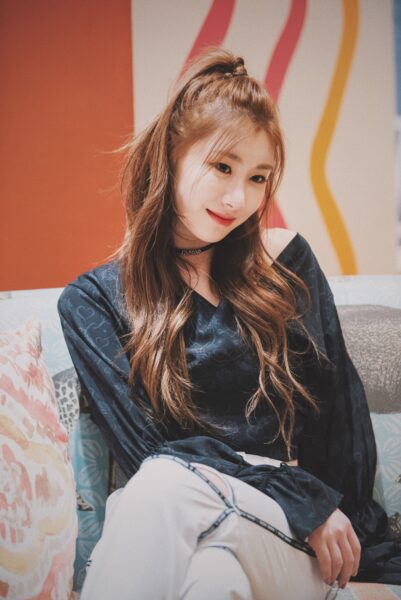 ITZY(イッジ)のメンバーの人気順とメンバーカラー・見分け方について！