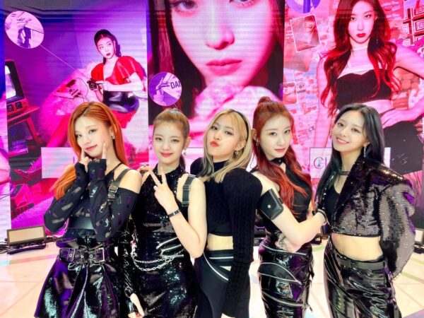 ITZY(イッジ)のメンバーの人気順とメンバーカラー・見分け方について！