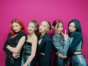 ITZY(イッジ)のメンバーの人気順とメンバーカラー・見分け方について！