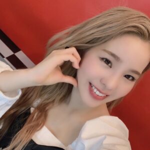 Niziu(ニジュー)のマコ(山口真子)の仲良しメンバーは？仲間はずれで浮いてる説が？