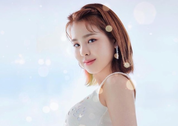 Niziu(ニジュー)のマコ(山口真子)の実家・両親はお金持ち?父と母の職業は?