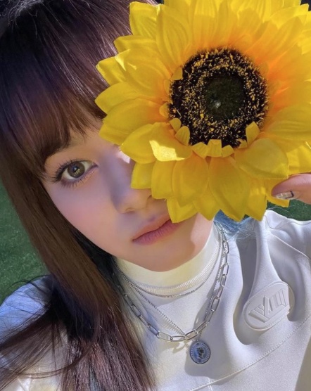 NiziU(ニジュー)ニナの身長・体重はどのくらい?体型がごついと言われるのは何故?