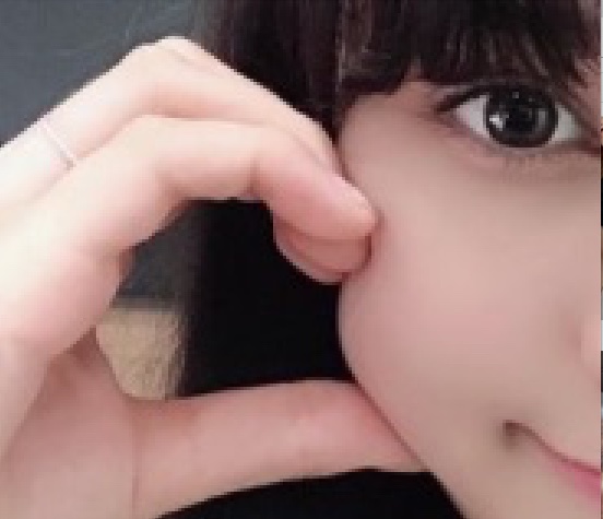 NiziU(ニジュー)ニナの私服に注目！さりげない指輪やピアスがおしゃれポイント！