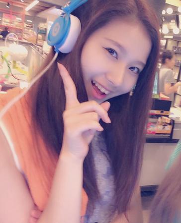 TWICE(トゥワイス)のサナの高校・中学校時代の画像や卒アルはある?学歴をチェック!