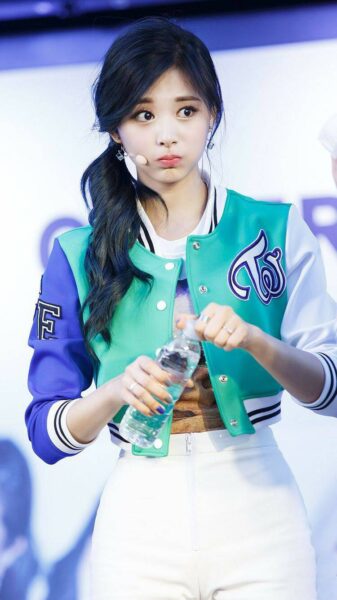 TWICE（トゥワイス）ツウィが可愛すぎる？デビュー当時とデビュー前を比較！