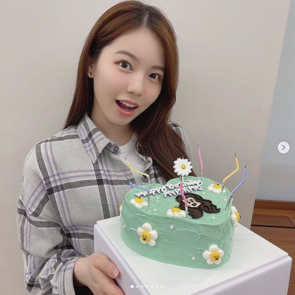 NiziU(ニジュー)リクの誕生日にキスしたのは誰？仲の良い姿を画像でご紹介！