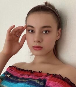 Niziu(ニジュー)のニナ(ヒルマンニナ)の高校・中学校はどこ？学歴をチェック！