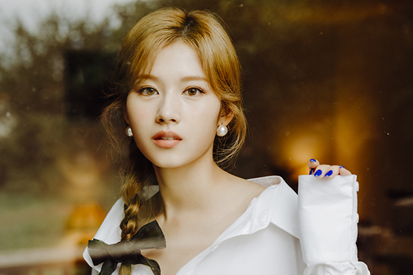 TWICE(トゥワイス)のサナの高校・中学校時代の画像や卒アルはある?学歴をチェック!