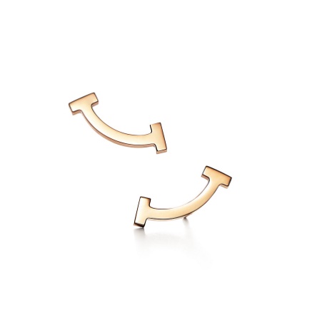 NiziU(ニジュー)マヤのファッションショー！帽子やピアスの小物使いがポイント！