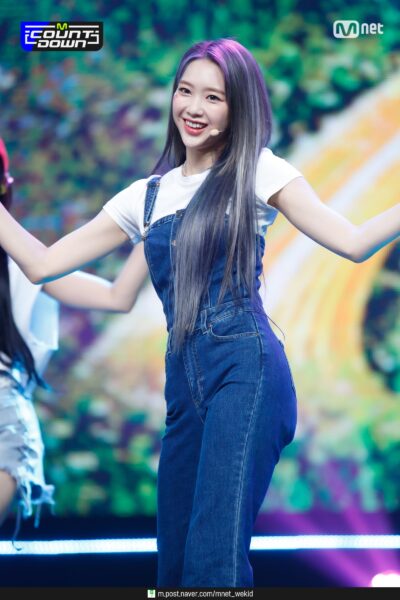 OH MY GIRL(オーマイガール)「Dun Dun Dance」に注目!和訳歌詞や各メンバーの衣装画像も!