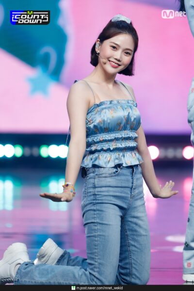 OH MY GIRL(オーマイガール)「Dun Dun Dance」に注目!和訳歌詞や各メンバーの衣装画像も!