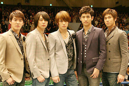 東方神起(とうほうしんき)ワンピースのエンディングを歌ったのはいつの何編?五人だった?