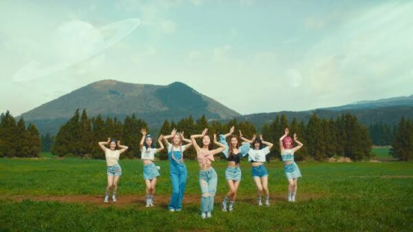 OH MY GIRL(オーマイガール)「Dun Dun Dance」に注目！和訳歌詞や各メンバーの衣装画像も！