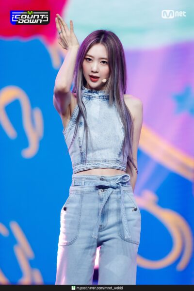 OH MY GIRL(オーマイガール)「Dun Dun Dance」に注目!和訳歌詞や各メンバーの衣装画像も!