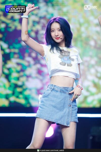 OH MY GIRL(オーマイガール)「Dun Dun Dance」に注目!和訳歌詞や各メンバーの衣装画像も!