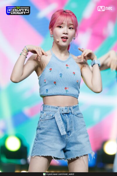 OH MY GIRL(オーマイガール)「Dun Dun Dance」に注目!和訳歌詞や各メンバーの衣装画像も!