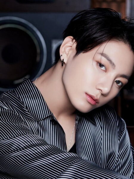 BTS(防弾少年団)ジョングクが眉毛にピアスをしてるって本当?!カッコいい髪型集も!