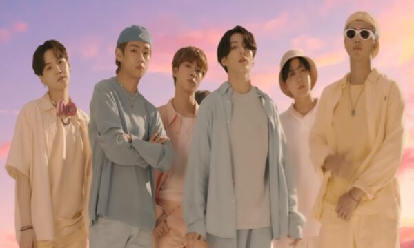 BTS(防弾少年団)V(テテ/ヴィ)のダイナマイト衣装に注目!帽子やサングラスはどこの?