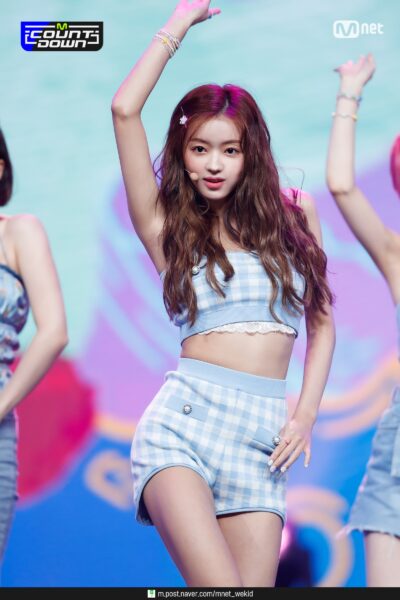 OH MY GIRL(オーマイガール)「Dun Dun Dance」に注目!和訳歌詞や各メンバーの衣装画像も!