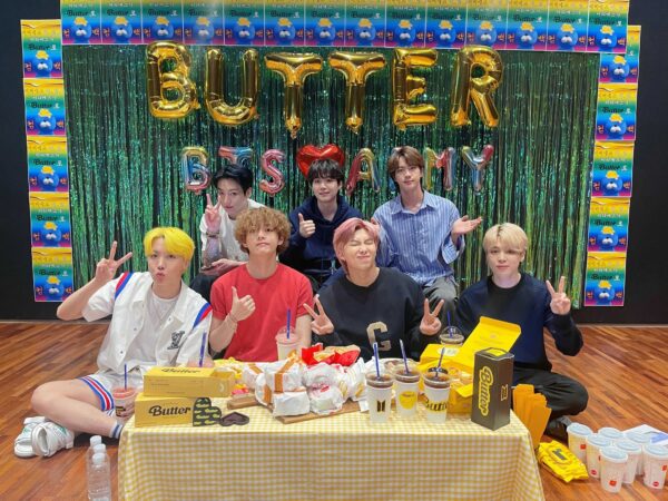 BTS(防弾少年団)ジョングクが眉毛にピアスをしてるって本当?!カッコいい髪型集も!